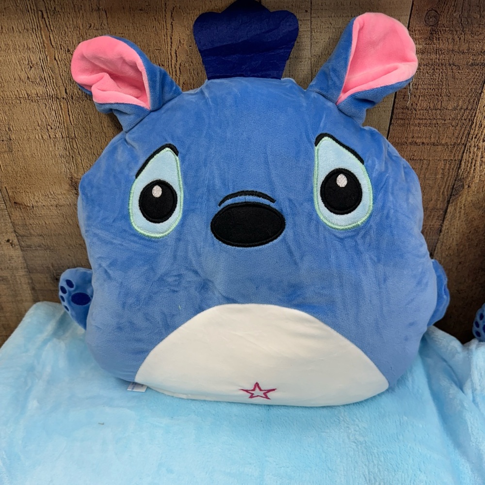Stitch squishmellow 2 in 1 pillow blanket